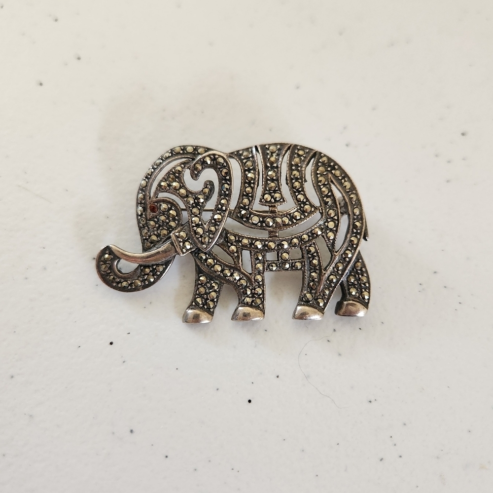 Vintage Elephant Pin Brooch Large Silver Tone Rhinestones Costume Jewlery 90s